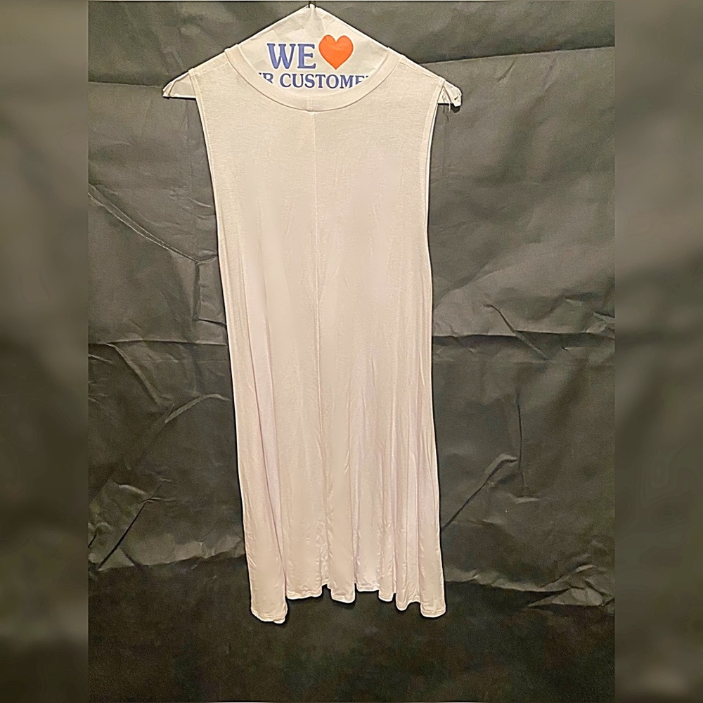 🚨White t-shirt dress🚨